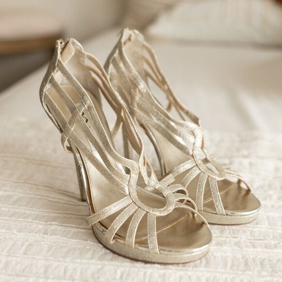 Nina Gold Sparkly Heels size 8.5 - Picture 15 of 17